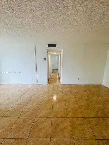 486 NW 165th St Road Miami FL 33169