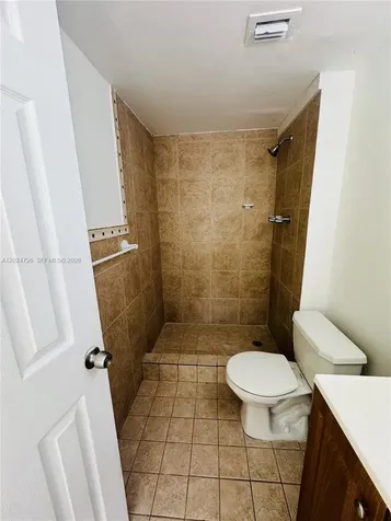 486 NW 165th St Road Miami FL 33169