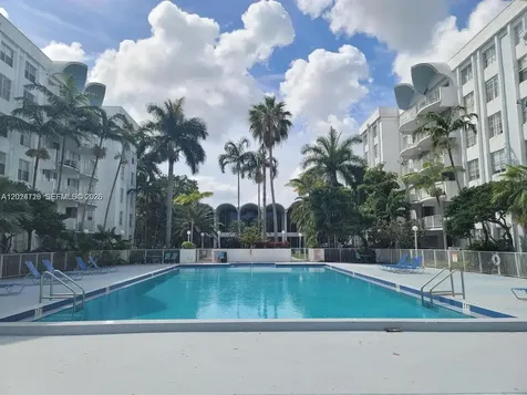 486 NW 165th St Road Miami FL 33169