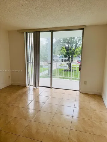 486 NW 165th St Road Miami FL 33169
