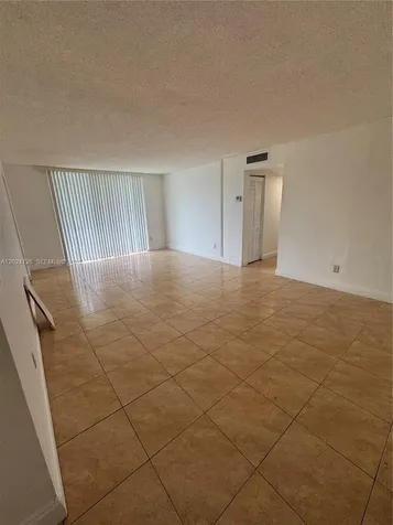 486 NW 165th St Road Miami FL 33169