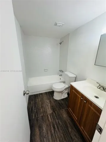 486 NW 165th St Road Miami FL 33169