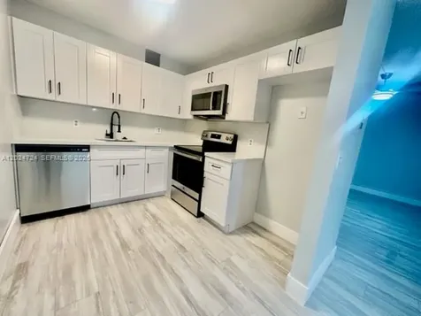850 SW 133rd Terrace Pembroke Pines FL 33027