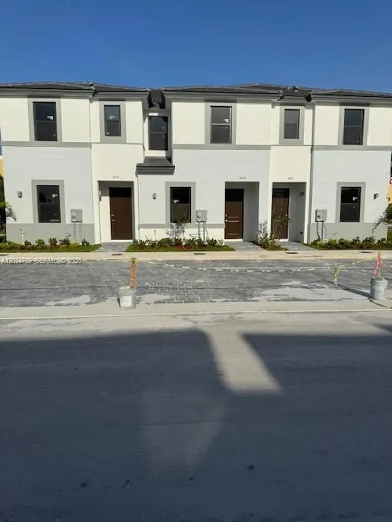 132 NW 10th Terrace Florida City FL 33034
