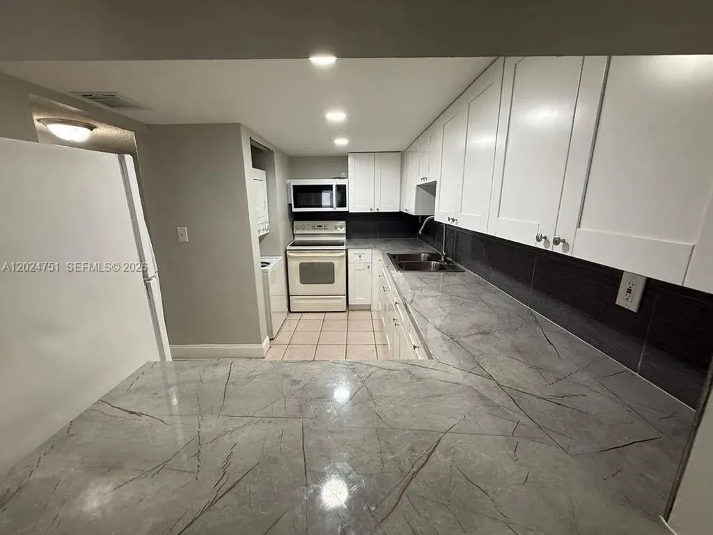 10000 NW 80th Court Hialeah Gardens FL 33016