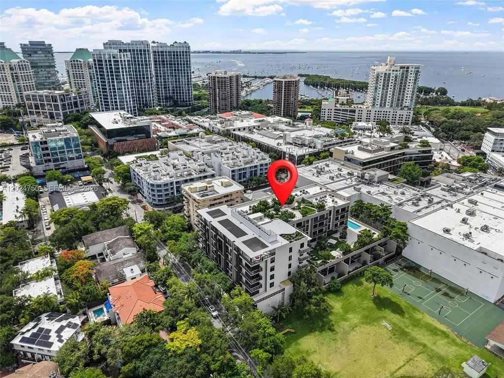3034 Oak Avenue Miami FL 33133