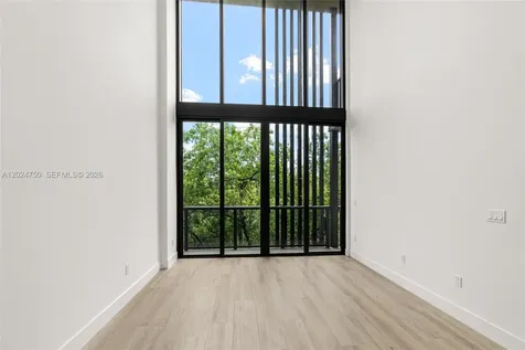 3034 Oak Avenue Miami FL 33133