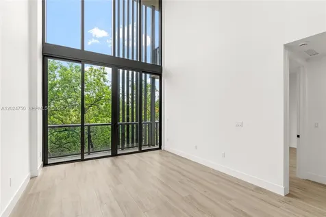 3034 Oak Avenue Miami FL 33133