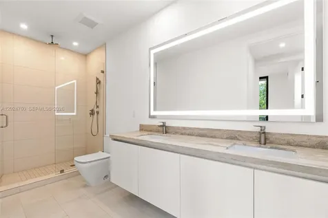 3034 Oak Avenue Miami FL 33133