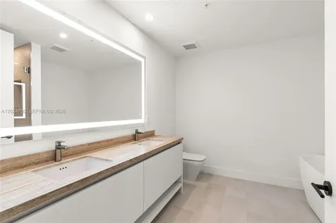 3034 Oak Avenue Miami FL 33133