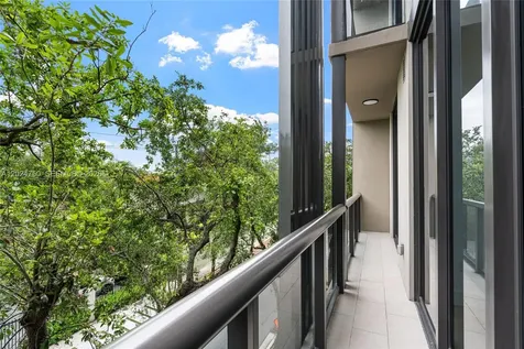 3034 Oak Avenue Miami FL 33133