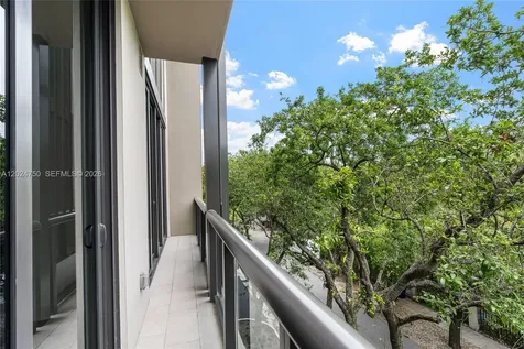 3034 Oak Avenue Miami FL 33133