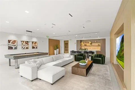 3034 Oak Avenue Miami FL 33133