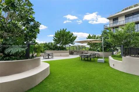 3034 Oak Avenue Miami FL 33133
