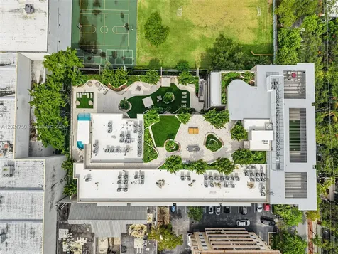 3034 Oak Avenue Miami FL 33133