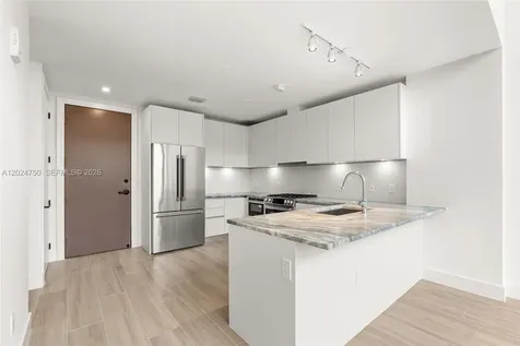 3034 Oak Avenue Miami FL 33133