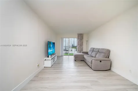 899 West Avenue Miami Beach FL 33139