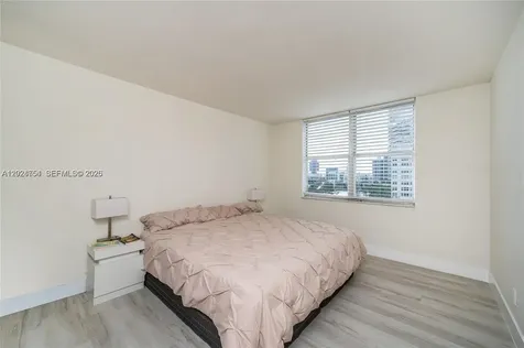 899 West Avenue Miami Beach FL 33139