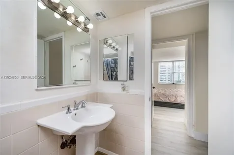 899 West Avenue Miami Beach FL 33139