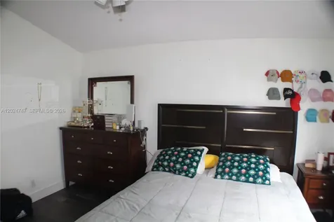 1317 SW 82nd Avenue North Lauderdale FL 33068