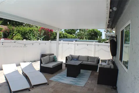 1317 SW 82nd Avenue North Lauderdale FL 33068