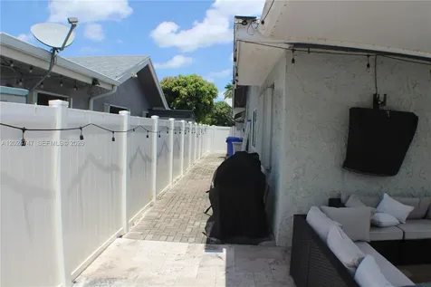 1317 SW 82nd Avenue North Lauderdale FL 33068