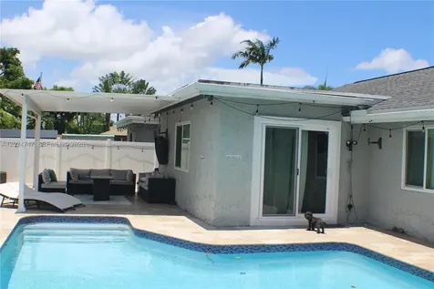 1317 SW 82nd Avenue North Lauderdale FL 33068