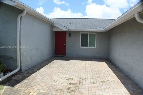 1317 SW 82nd Avenue North Lauderdale FL 33068