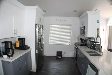 1317 SW 82nd Avenue North Lauderdale FL 33068
