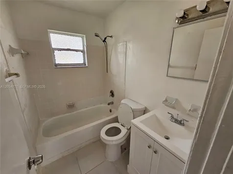 2435 NW 8th Place Fort Lauderdale FL 33311