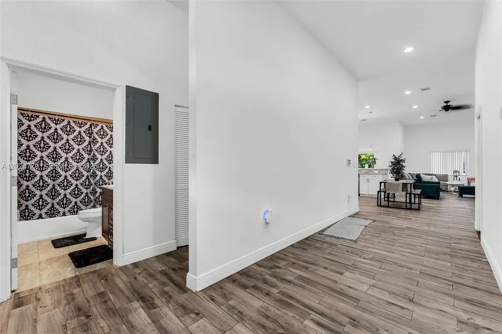 2804 Washington Drive Fort Lauderdale FL 33311
