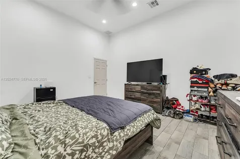 2804 Washington Drive Fort Lauderdale FL 33311