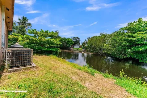 2804 Washington Drive Fort Lauderdale FL 33311