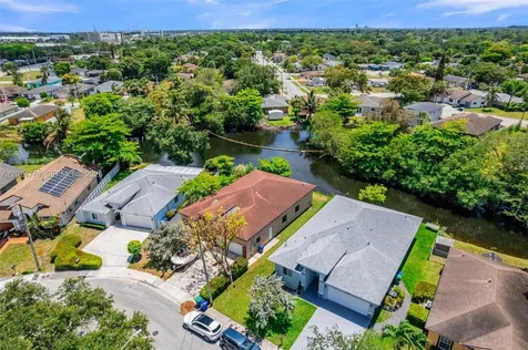 2804 Washington Drive Fort Lauderdale FL 33311