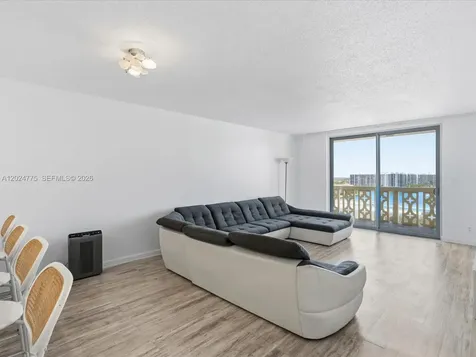 1817 S Ocean Drive Hallandale Beach FL 33009