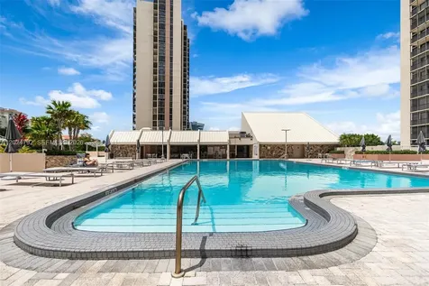 20301 W Country Club Drive Aventura FL 33180