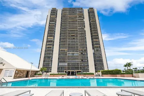 20301 W Country Club Drive Aventura FL 33180