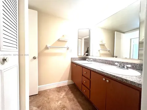 246 Woodland Road Palm Springs FL 33461