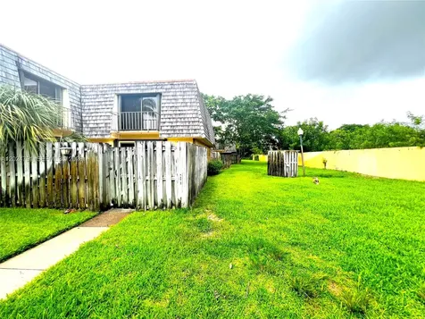 246 Woodland Road Palm Springs FL 33461