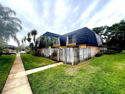 246 Woodland Road Palm Springs FL 33461
