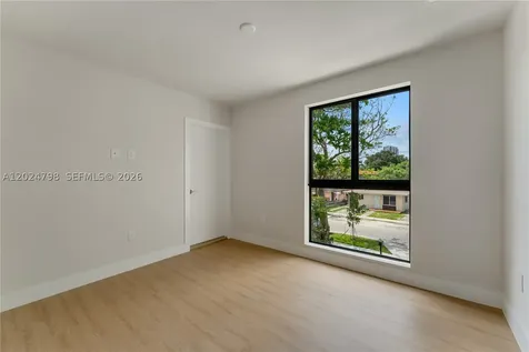 1917 NW 17 Street Miami FL 33125