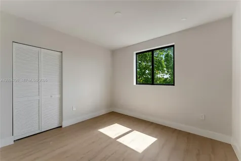 1917 NW 17 Street Miami FL 33125