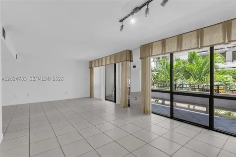 13951 Kendale Lakes Circle Miami FL 33183