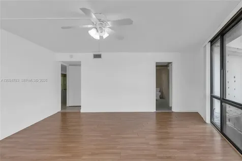 13951 Kendale Lakes Circle Miami FL 33183