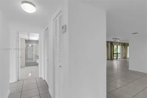 13951 Kendale Lakes Circle Miami FL 33183