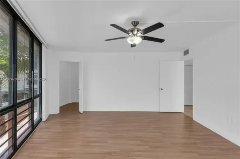 13951 Kendale Lakes Circle Miami FL 33183