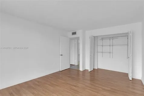 13951 Kendale Lakes Circle Miami FL 33183