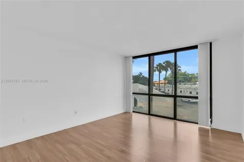 13951 Kendale Lakes Circle Miami FL 33183