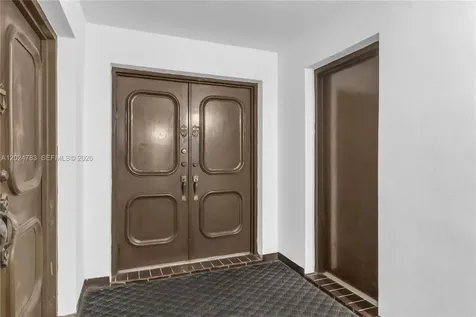 13951 Kendale Lakes Circle Miami FL 33183