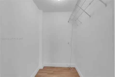 13951 Kendale Lakes Circle Miami FL 33183